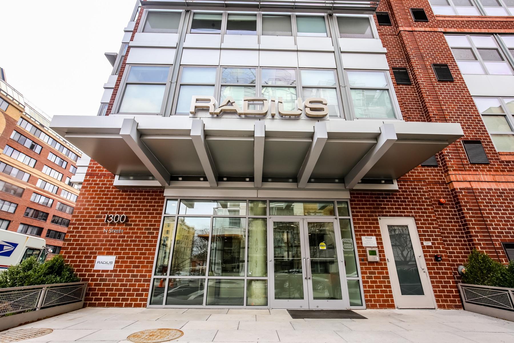 Radius Logan Circle